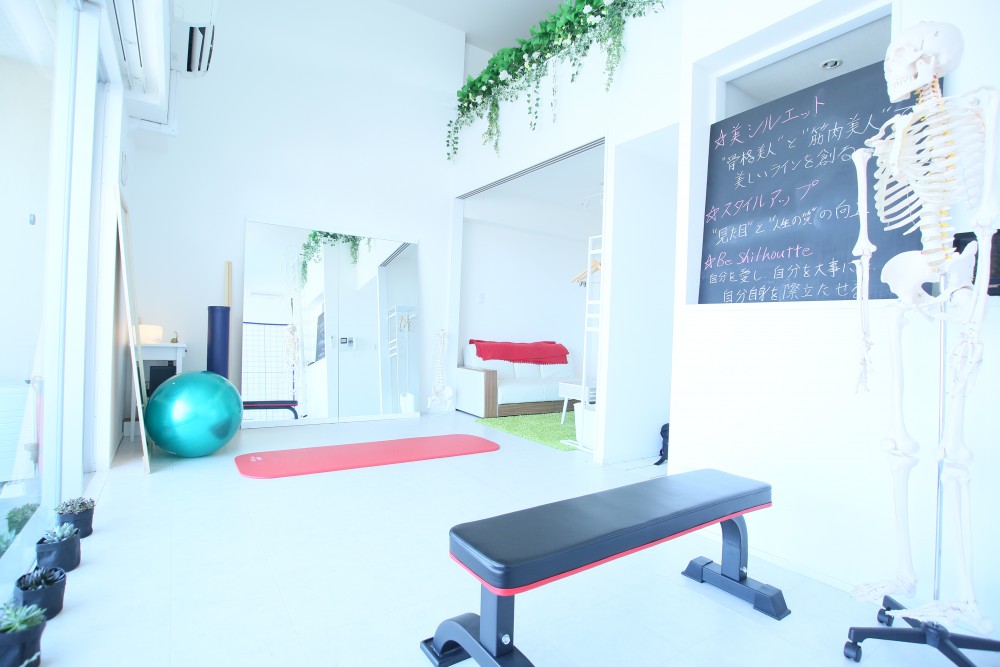 トレーニングサロンの室内